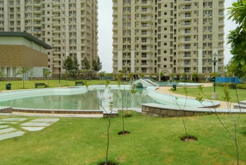 Aparar jardim em Setor de Grandes Áreas Norte (SGAN) foto 2